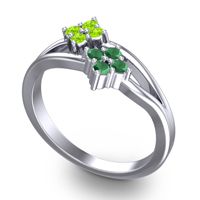 Petite Vanalu Ring