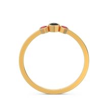 Petite Three Stone Bezel Treta Band