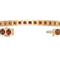 Classic Box Setting Tennis Bracelet